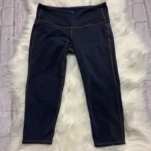 ATHLETA cropped gray leggins SP